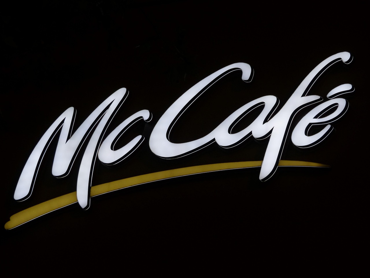 Recenze káv v McCafé: Dobrá káva kdykoliv a kdekoliv, nebo jen rychlý kofeinový fix?