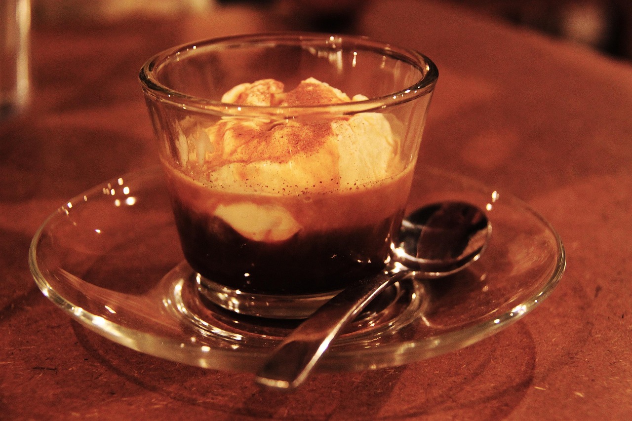 Affogato Fizz: Horká zmrzlina na ledu