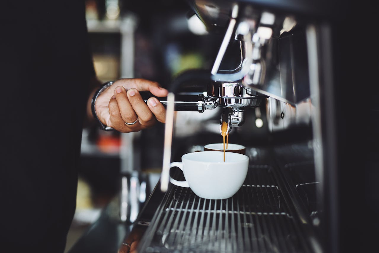 Ristretto vs. Lungo: Rozdíly, které musíte znát: Kdy zvolit silnější, kdy jemnější variantu a jak je připravit