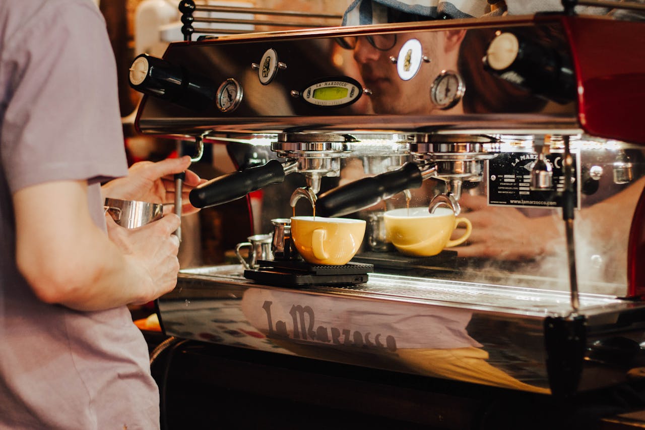 Espresso Martini: Elegantní kávový koktejl: Jak na dokonalou pěnovou čepici a správnou sílu.