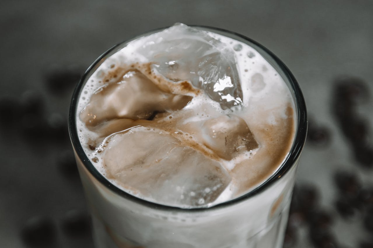 Coffee Sour: Kávový twist na koktejlovou klasiku