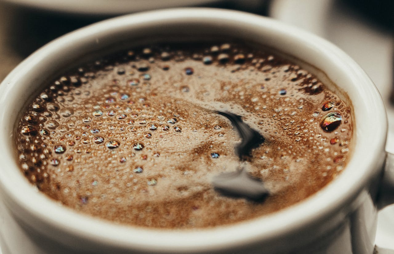 French Press pro hustou a plnou chuť: Tipy a triky
