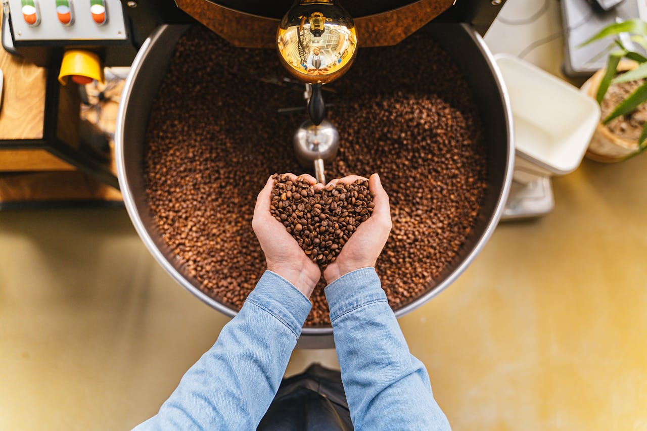 Bezkofeinová káva (Decaf): Jak se vyrábí a je opravdu bez kofeinu
